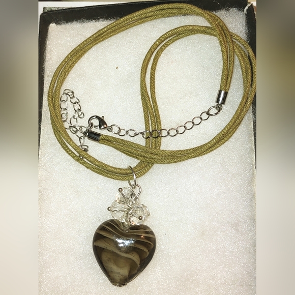 Murano Glass Heart Pendant - Picture 10 of 17